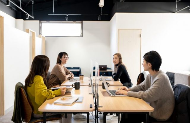 Coworking Space Flat Café&Bar